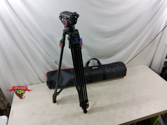 Lot 7-133210 - Retail value $118! Neewer 74" Professional tripod stand. Model TP74. Height Adjustment from 35" to 7...