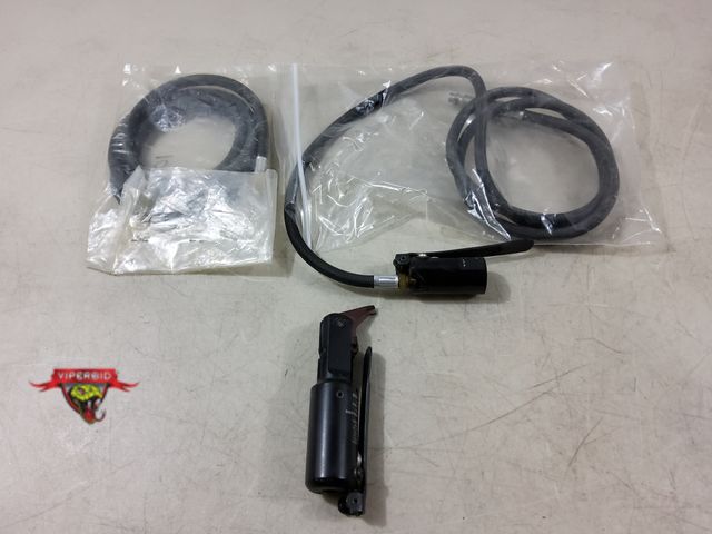 Lot 7-133141 - Pneumatic Squeeze Pliers Cutter Head Msp-1 with hose assembly.