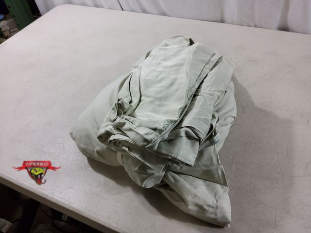 Lot 7-135641 - Casaluna full / queen rayon from bamboo blissful duvet cover set. Includes duvet and (2) Standard sh...