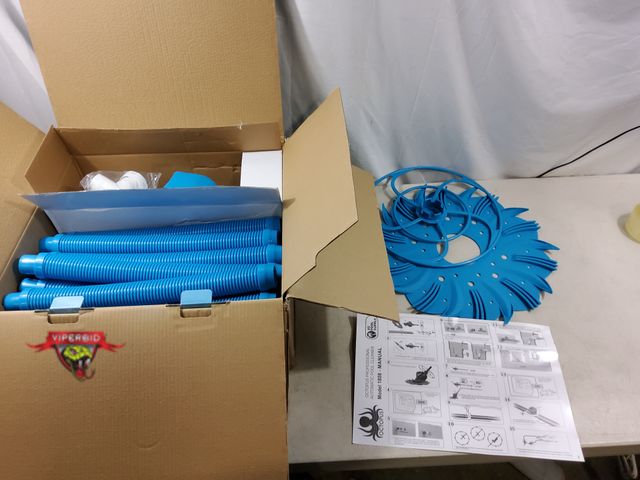 Lot 7-134897 - Octupus professional automatic pool cleaner. Model 1808. Unable to test.