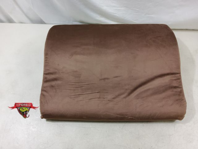 Lot 7-130971 - Wedge Pillow ( 20.5"W x 16"T)