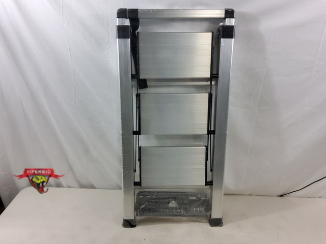 Lot 7-131718 - New! Xinsunho 3-Step aluminum ladder with retracting handrail.