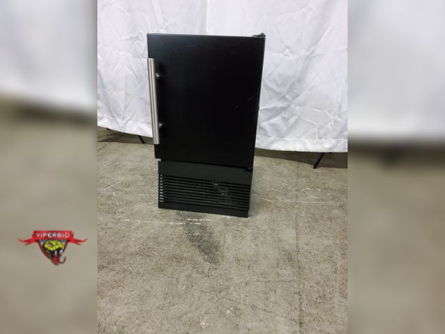 Lot 7-135070 - U-Line UACR014-BS01A 14" ADA height-compliant undercounter crescent ice maker in a black solid door ...