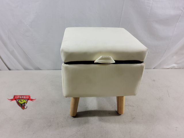 Lot 7-133664 - Grevigily Folding Pet Ramp (23-1/2"L x 11-1/2"W) **Needs Some Cleaning**