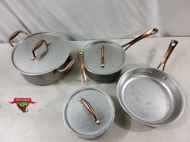 Lot 7-133637 - Gently Used. Kokhub 7-Piece Cookware set.
