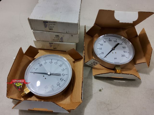 Lot 7-131001 - (5) Wika gauges. 111.25. 4.5" HVAC. 1/4" NPT LM. (4) Part no. 4277776 &amp; (1) Part no. 4277806.