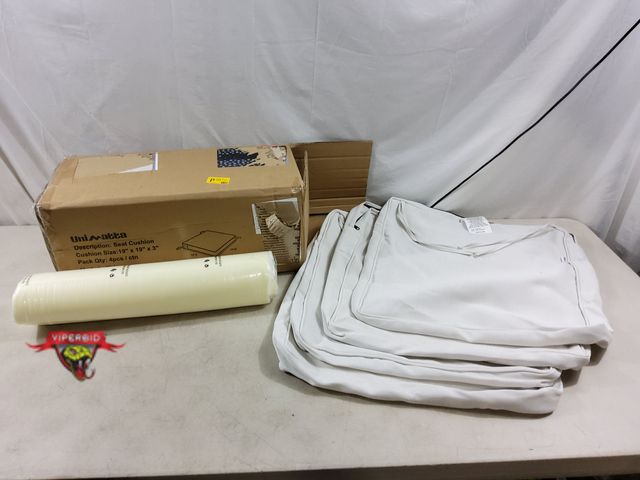 Lot 7-134309 - (4) UniMatta outdoor seat cushions. 19" X 19" X 3".