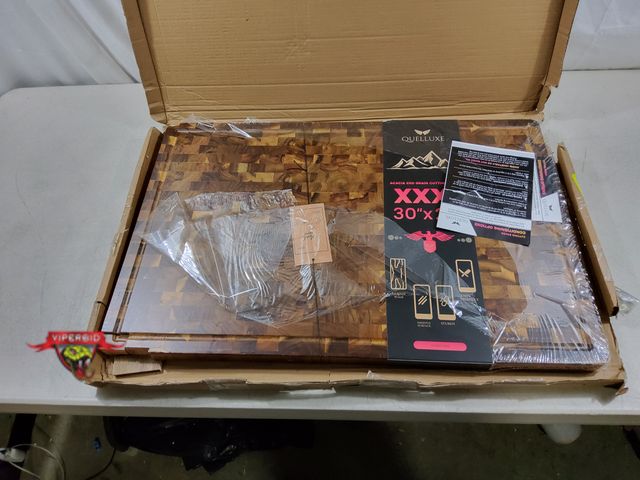 Lot 7-134911 - Quelluxe XXXL Acacia End Grain Cutting Board. (20" x 30") **Damage to Corners**