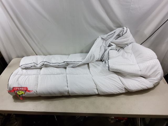 Lot 7-134199 - Queen size mattress cover. 60" X 80".