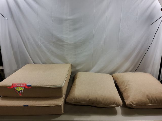Lot 7-131338 - Set of 2 - Honeycomb patio cushions. Includes (2) 24" X 24" Seat cushions and (2) Back pillows.