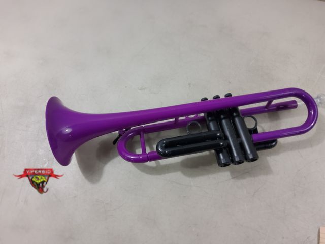 Lot 7-131580 - Pampet plastic trumpet.