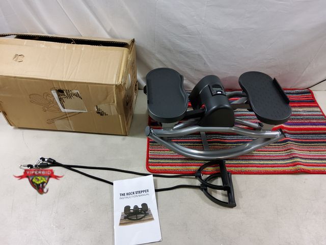 Lot 7-133101 - The Rock Stepper with bands and mat.
