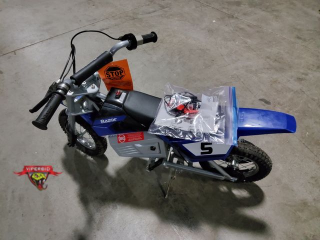 Lot 7-131933 - Razor Dirt Rocket MX350 youth sport electric motorcross bike. 24V. Ages 8 &amp; Up. Up to 14 mph.  T...