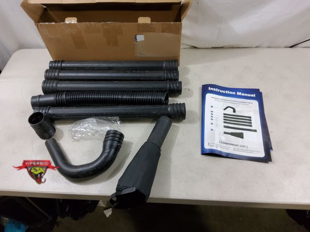 Lot 7-130269 - Gently used. Sealegend universal gutter cleaning tool.