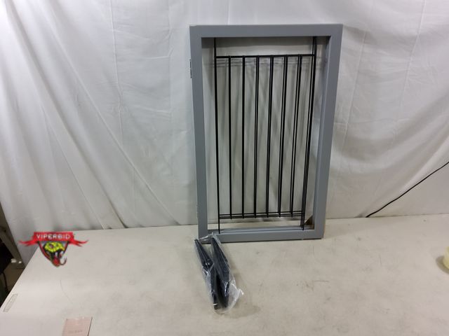 Lot 7-133317 - 3-Panel Pet gate. 60"W X 31-5/8"H.