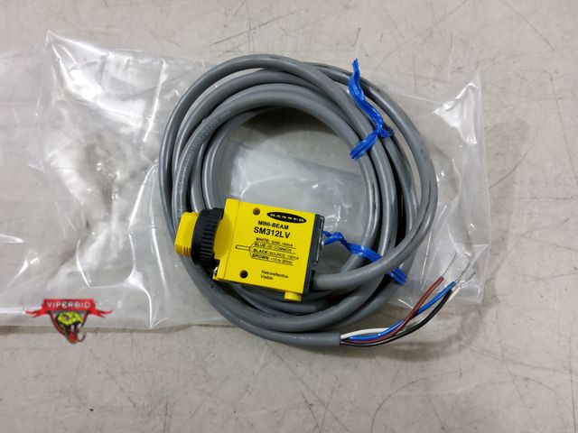 Lot 7-133048 - Banner photoelectric sensor. #SM312LV.