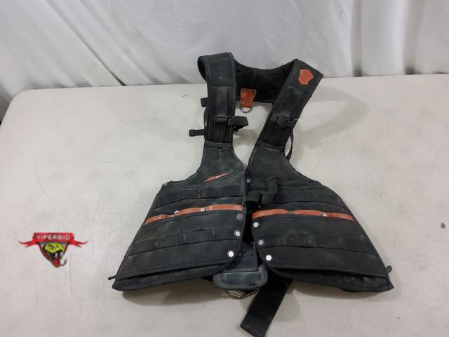 Lot 7-134745 - Tool Harness.