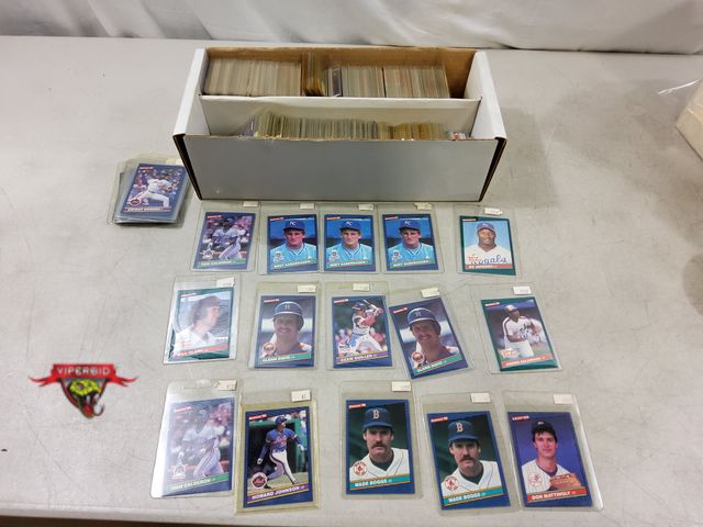 Lot 7-131666 - Lot of assorted baseball cards.