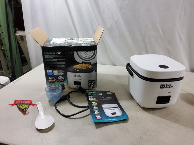 Lot 7-133804 - Perfect rice every time! Rice Robot. Makes up to 4.5 qt. Cooked food. Tested to power on.