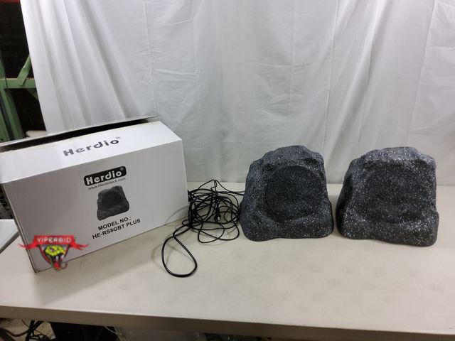 Lot 7-123746 - Pair of Herdio 8" Outdoor Rock Bluetooth Speakers Wired IPX7 Waterproof 600 Watt. Model HE-RS8GBT Pl...