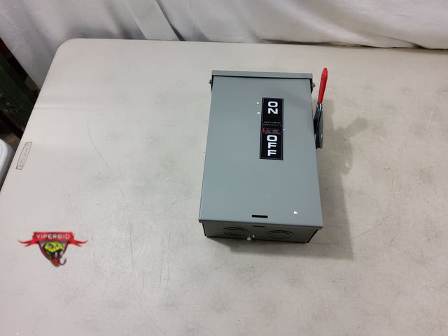 Lot 7-130255 - 60 Amp Safety switch. 240 VAC. Mac. HP 15. Model MHS1-60T-0.