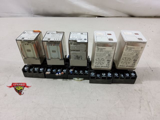 Lot 7-130701 - (5) Allen Bradley relays with base. Cat no. 700-HA32A1 &amp; 700-HN125 base.