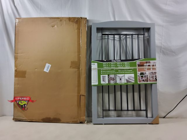 Lot 7-134916 - 60"W X 32"H Pet gate.