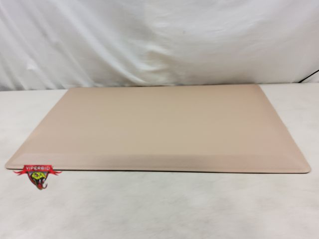 Lot 7-131832 - 32" X 20" Anti Fatigue comfort mat.