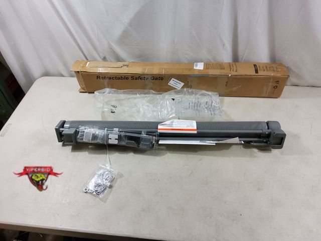 Lot 7-134959 - Retractable Safety Gate. (118"L x 33"T)