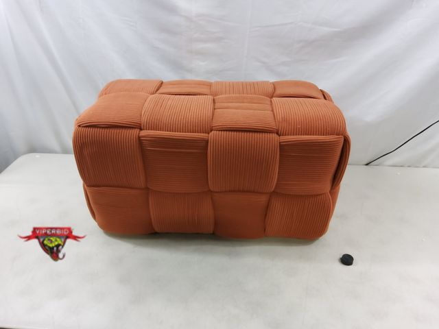 Lot 7-130759 - 1 leg need to be reattached (see pic). 27" X 15" X 14" Ottoman.