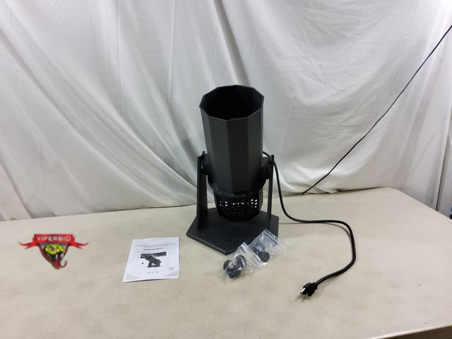Lot 7-132750 - Yanghopes 1500W professional confetti machine with wireless remote. Tested to power on.