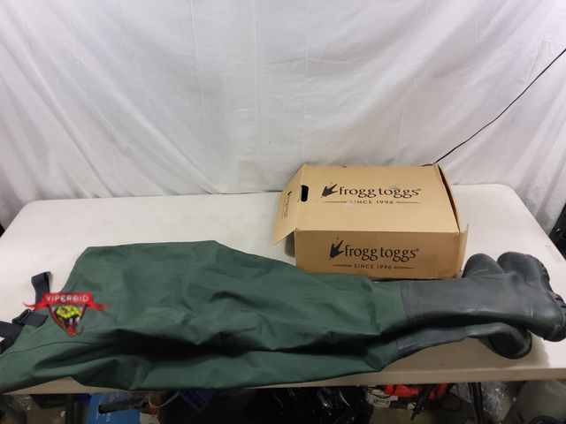 Lot 7-131652 - Lightly used. Frogg Toggs size 12 cascades 2-Ply BF Poly/Rubber cleanted chest waders.