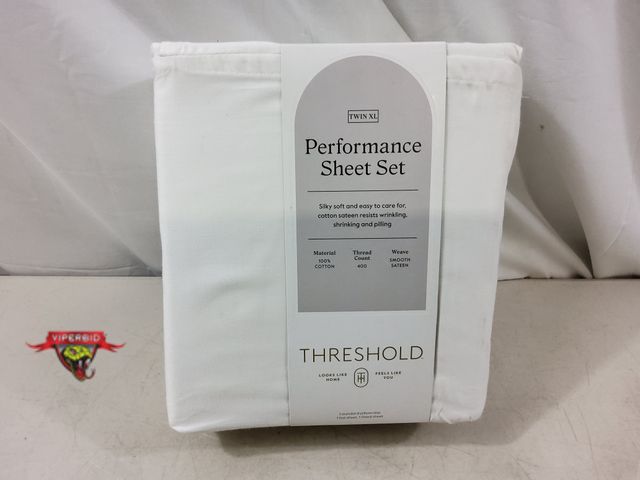 Lot 7-132693 - New! Twin XL performance sheet set. 400 thread count. 100% Cotton. Includes flat &amp; fitted sheet ...