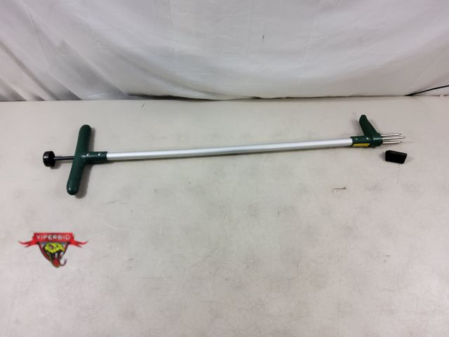 Lot 7-130731 - Walensee Weed Puller - Stand up weeder hand tool.