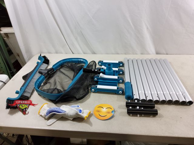 Lot 7-133811 - Pool Cleaning Kit with Vacuum, Pool Net and Brush with Pole.