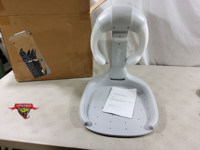 Lot 7-135639 - Baby shower stand support for toddlers.