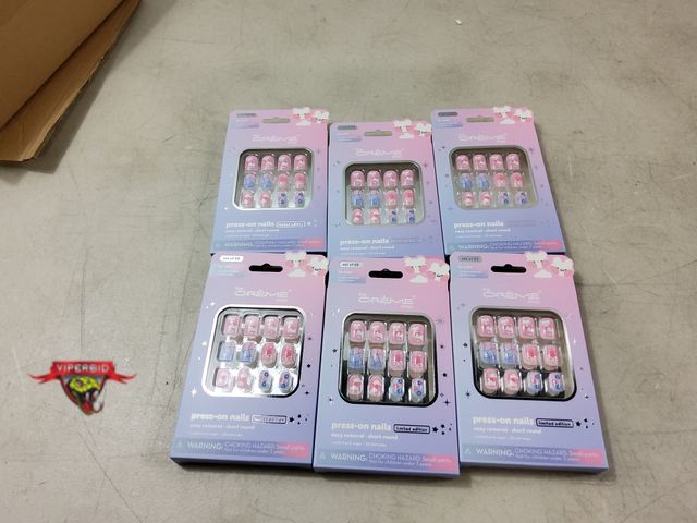 Lot 7-133624 - The Creme Shop Kids Press on Nails. (120 Nails) #PNK00827.