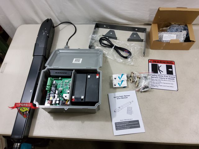 Lot 7-130920 - Missing solar panel. Swing gate opener kit. Model PKM-C026-400-1