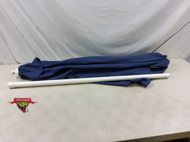 Lot 7-132846 - Push-Up Umbrella. Approx. 7 ft. 6".
