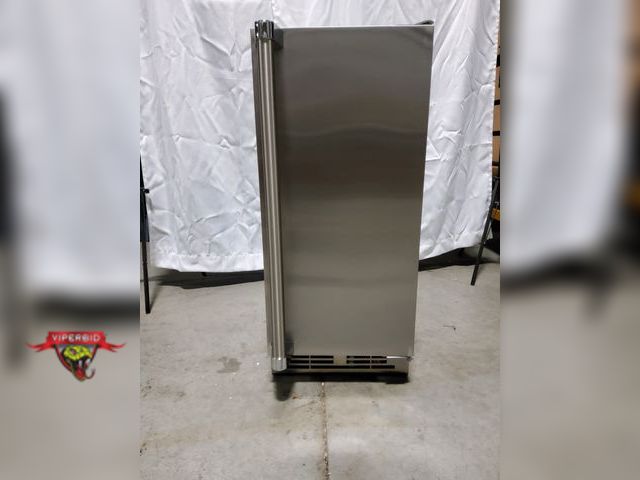 Lot 7-132940 - Viking All Stainless Indoor / outdoor VCCC115-SS81A 15" Craft Clear Ice Machine. Produces 160 low-me...