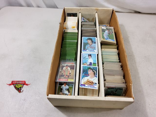 Lot 7-130725 - Approximately 2,000 Assorted Detroit Tigers baseball cards. Ranging from 1961-1987. Includes Topp, D...