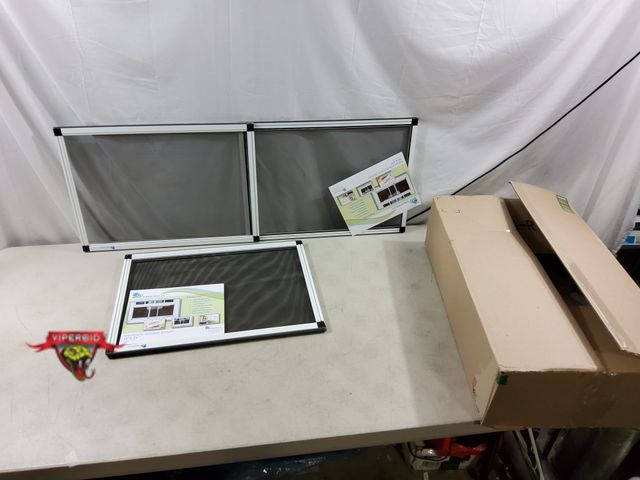 Lot 7-134244 - (2) Adjustable window screens. 15" X 21". Expands to 40".