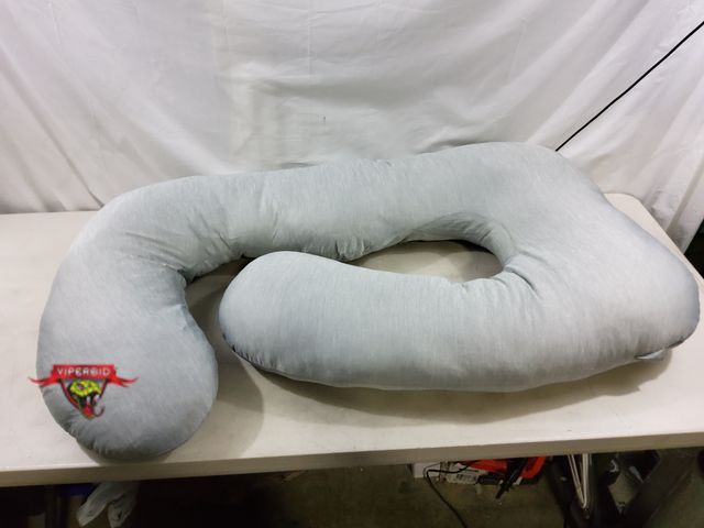 Lot 7-130405 - MomCozy full size body pillow / pregnacy pillow.
