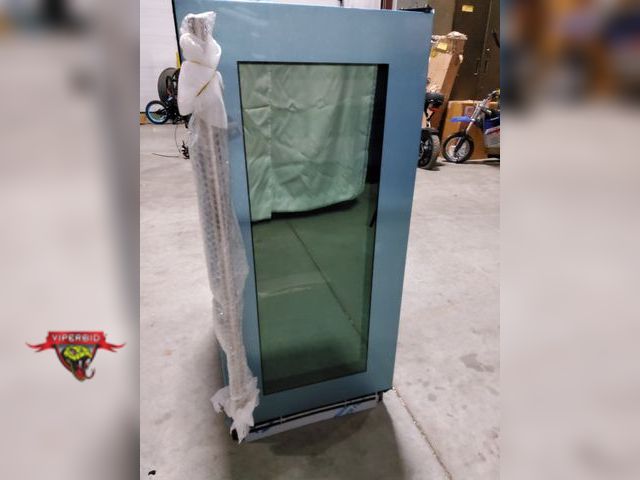 Lot 7-132944 - U-Line UHBV115-SG01A-YY is a 15” Beverage center with stainless steel framed glass door and 2.9 cu. ...