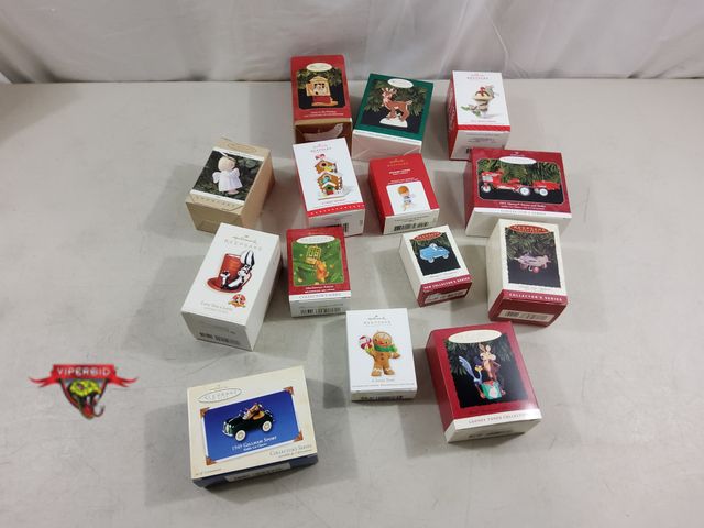Lot 7-123739 - (14) Assorted Hallmark Christmas tree ornaments.