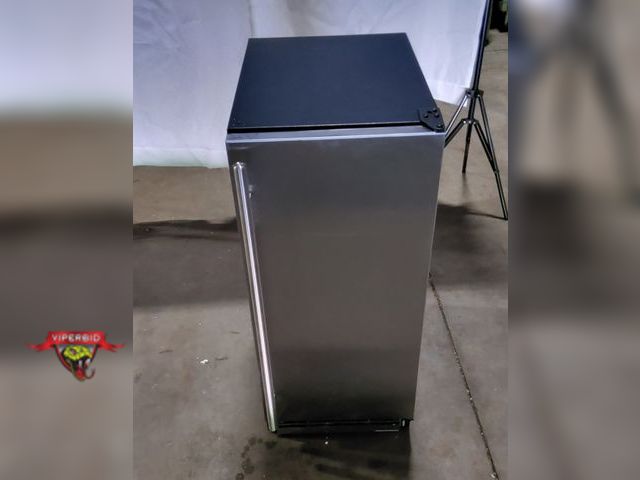 Lot 7-134066 - U-Line UHCP115-SS81A is a premium 15-inch 1 Class stainless steel door undercounter clear ice machin...