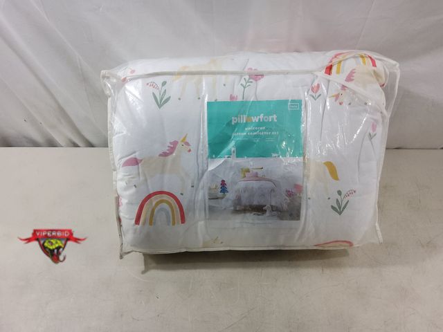 Lot 7-131456 - PillowFort twin size unicorns cotton comforter set. Includes comforter and sham.