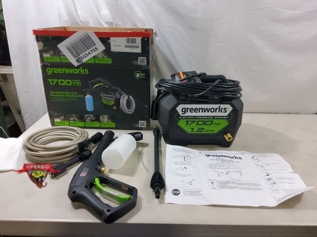 Lot 7-131433 - Greenworks 1700 max psi portable electric pressure washer kit.