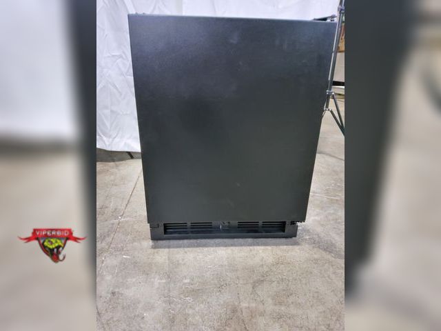 Lot 7-134075 - U-Line ADA Series U29RB13A is a 3.3 cu. ft. Compact Refrigerator with Removable Tempered Glass Shelv...