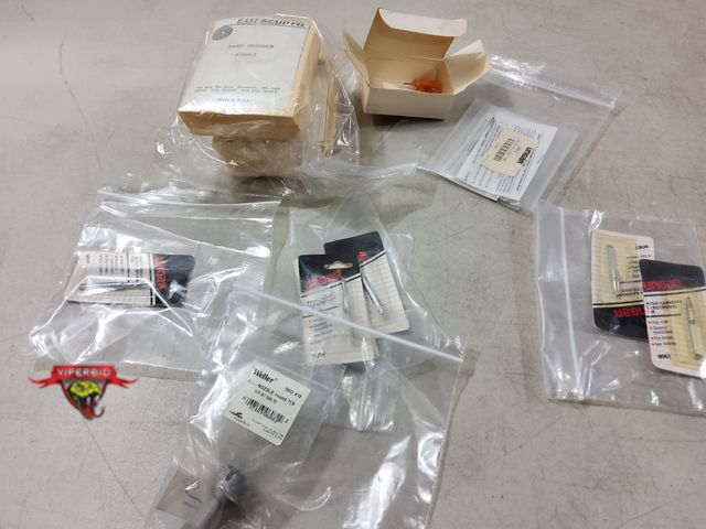 Lot 7-133255 - Lot of miscellaneous soldering tips / accessories / sponges.